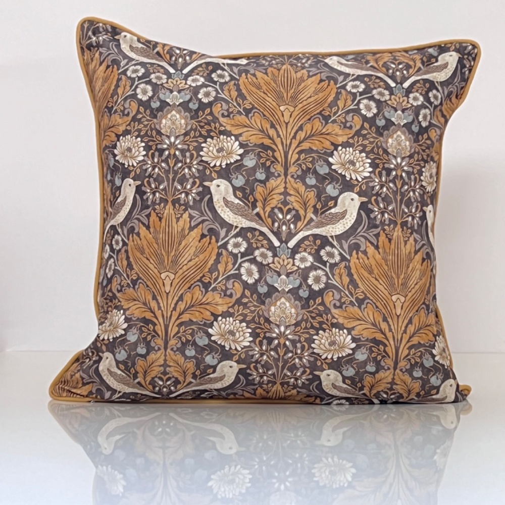 Varese High End Designer Fabric pillow Cover 22 x 22 inches NWT